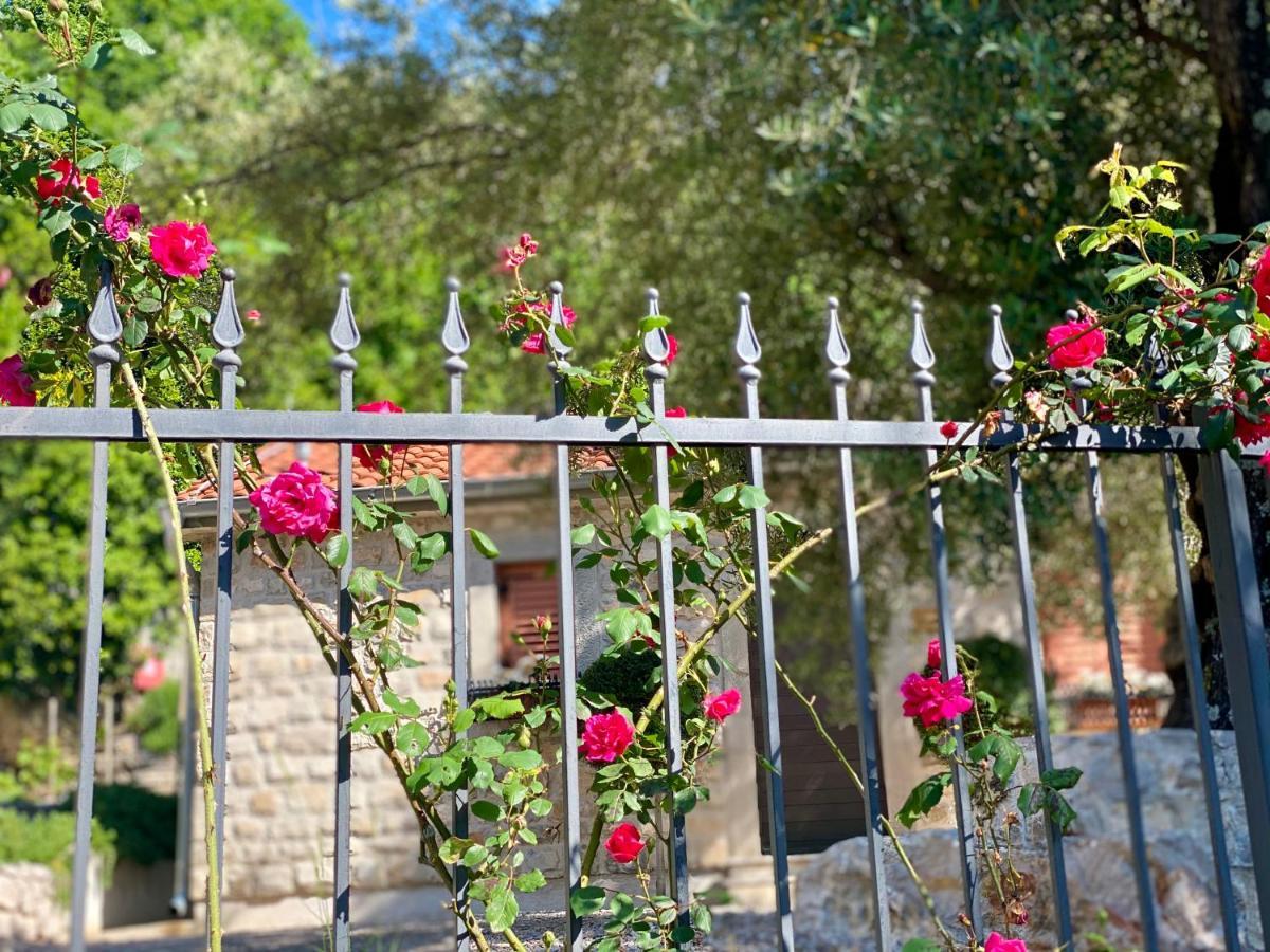 Boutique Hotel Malo Selo Herceg Novi Buitenkant foto